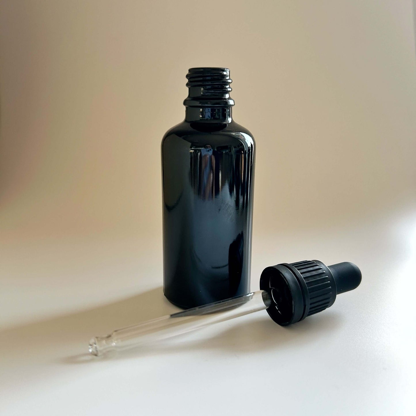 Flacon vide en verre violet 10 ml, 30 ml, 50 ml, 100 ml avec roll on ou pipette - Bloom & Chill