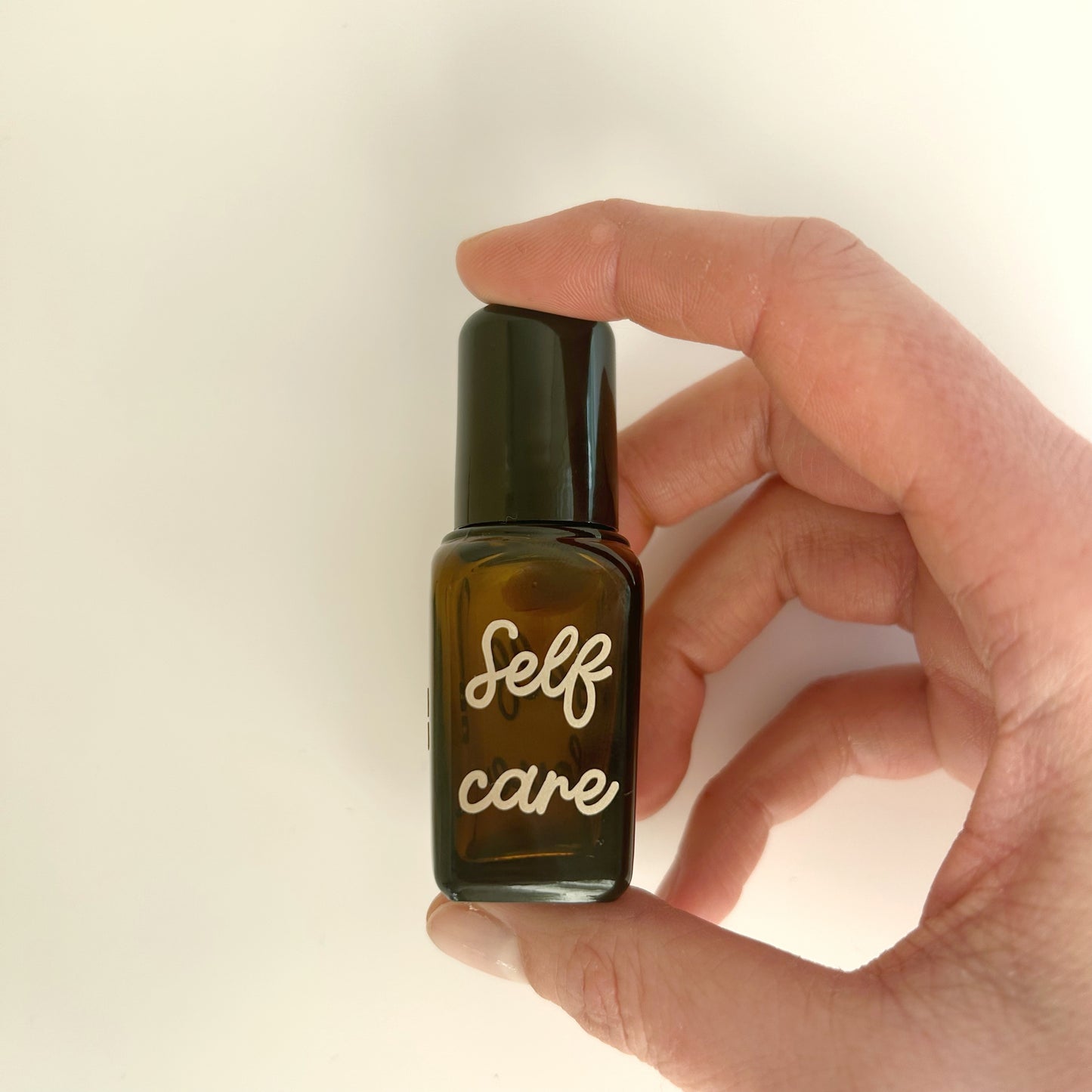 Flacon 10 ml en verre ambré avec roll on ou pipette pour huile essentielle