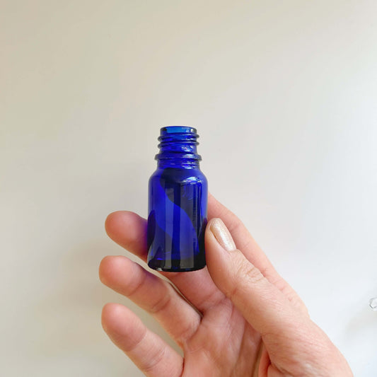 Flacon vide en verre bleu 10 ml avec pipette ou roll on - Bloom & Chill