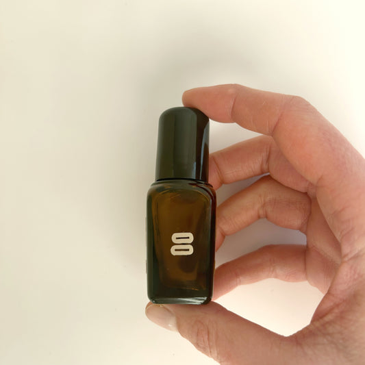 Flacon 10 ml en verre ambré avec roll on ou pipette pour huile essentielle