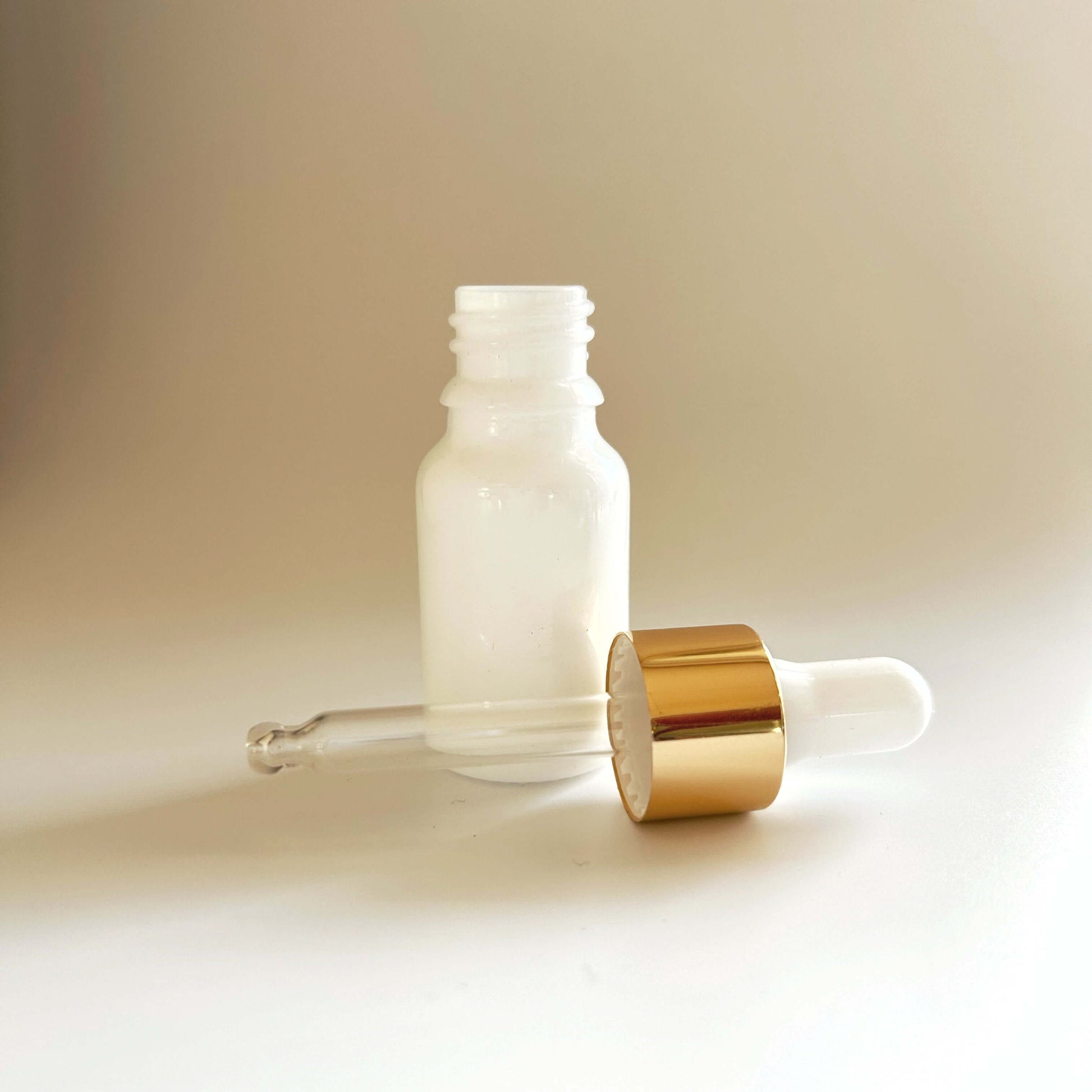 Flacon vide en verre blanc 10 ml avec pipette - Bloom & Chill